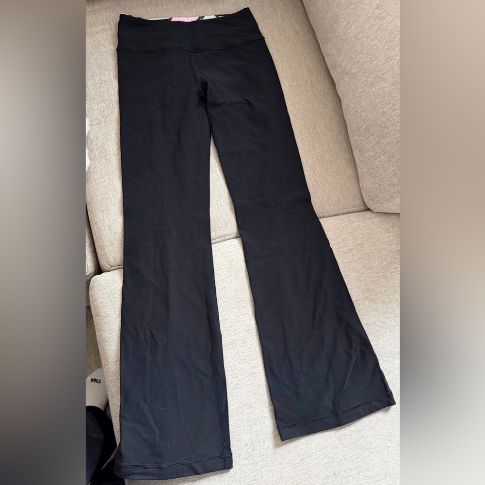 Lululemon Yoga Pants with Reversible Pink Waistband, size 4